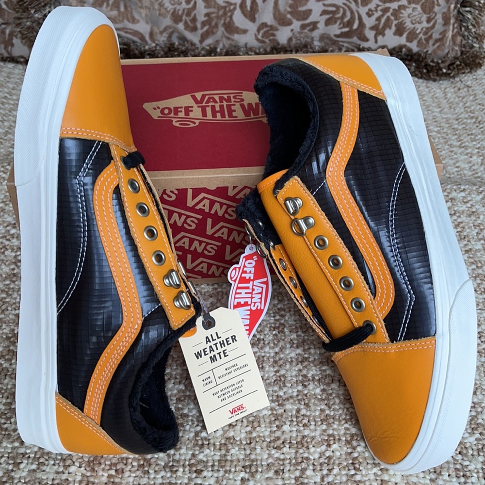 Vans Old Skool Mte Apricot/Black WMNS